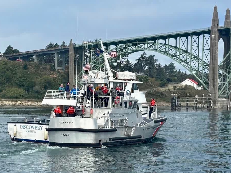 Coast Guard rescues 49 passengers aboard Oregon tour boat