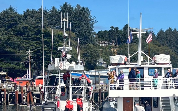 Coast Guard rescues 49 passengers aboard Oregon tour boat