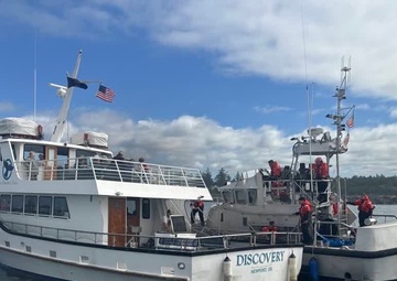 Coast Guard rescues 49 passengers aboard Oregon tour boat