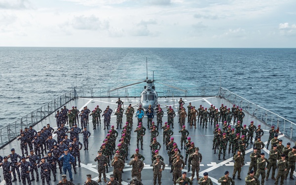 Super Garuda Shield 25: U.S. Marines, Dutch Marines, Indonesian Armed Forces pose for a group photo