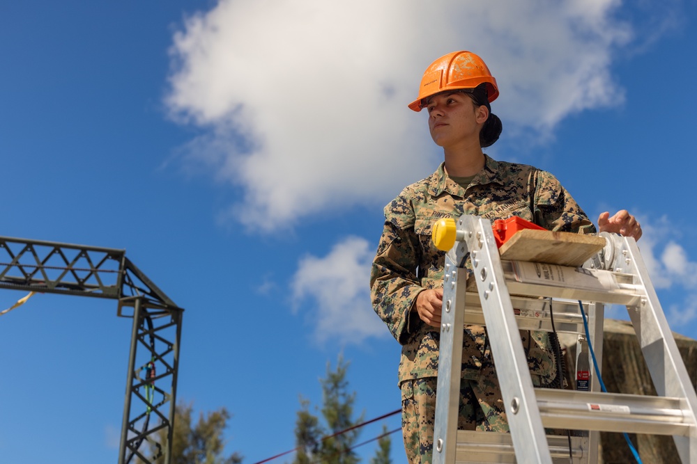 9th ESB trains on 3D concrete printer