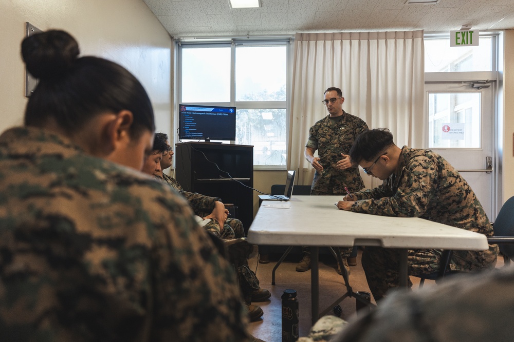 U.S. Marines, Space Force train in electromagnetic warfare