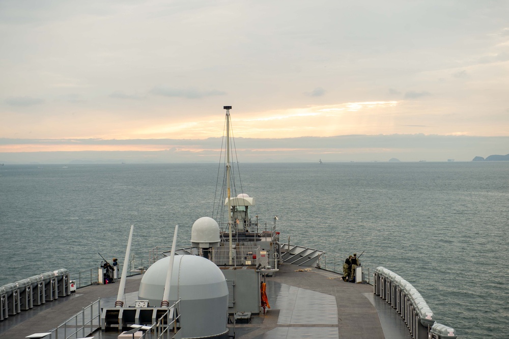 USS BLUE RIDGE ARRIVES IN SOUTH KOREA