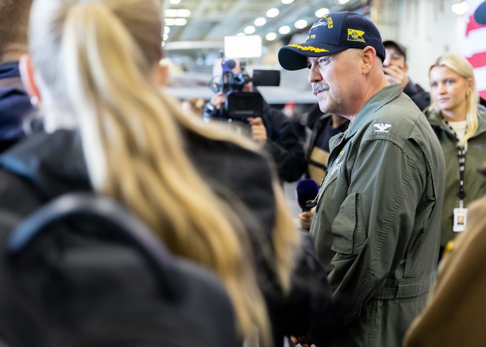 USS Gerald R. Ford (CVN 78) Hosts Royal Norwegian Minister of Defence