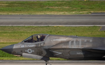 Navy and Marine jets fly at MCAS Iwakuni