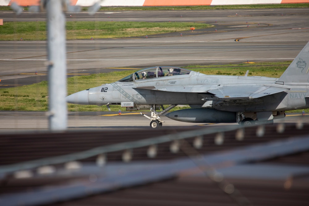 Navy and Marine jets fly at MCAS Iwakuni