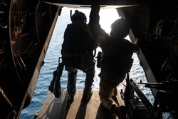 CJTF-HOA, 406 AEW conduct joint water hoist operations [Image 1 of 8]
