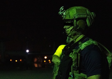 CJTF-HOA, 406 AEW conduct joint water hoist operations