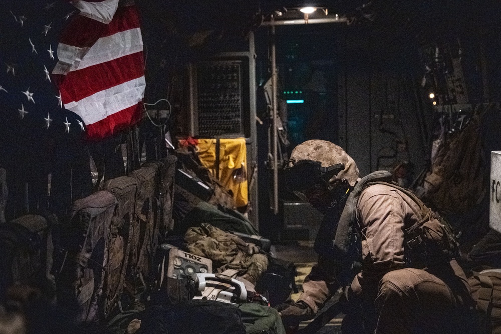 CJTF-HOA, 406 AEW conduct joint water hoist operations