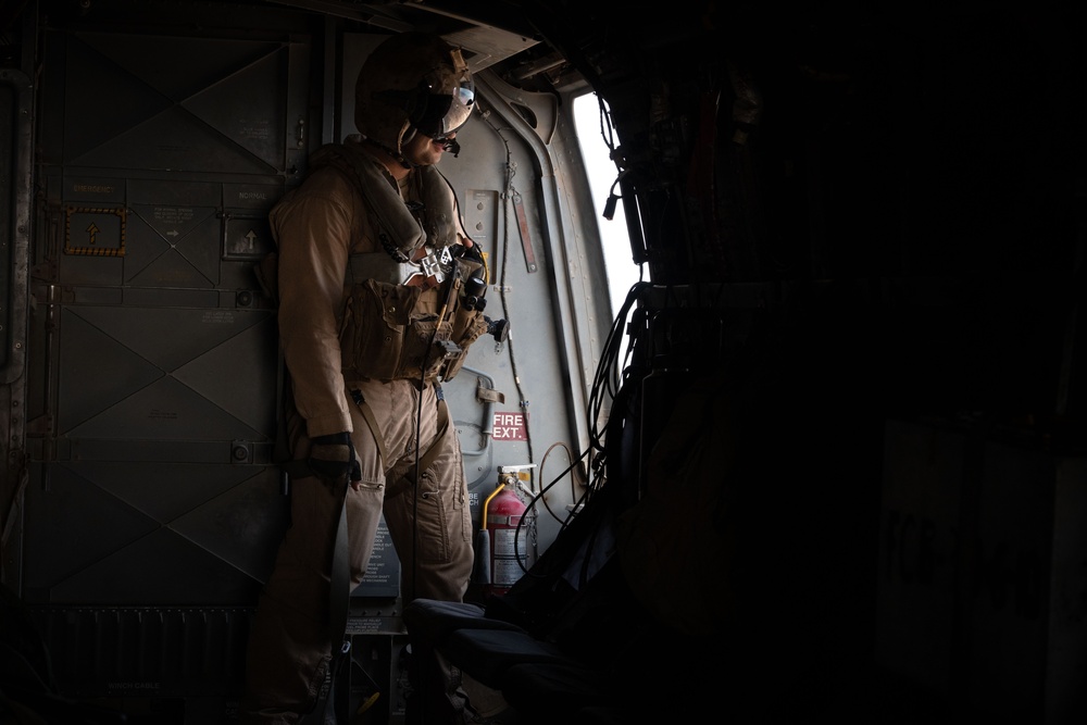 CJTF-HOA, 406 AEW conduct joint water hoist operations