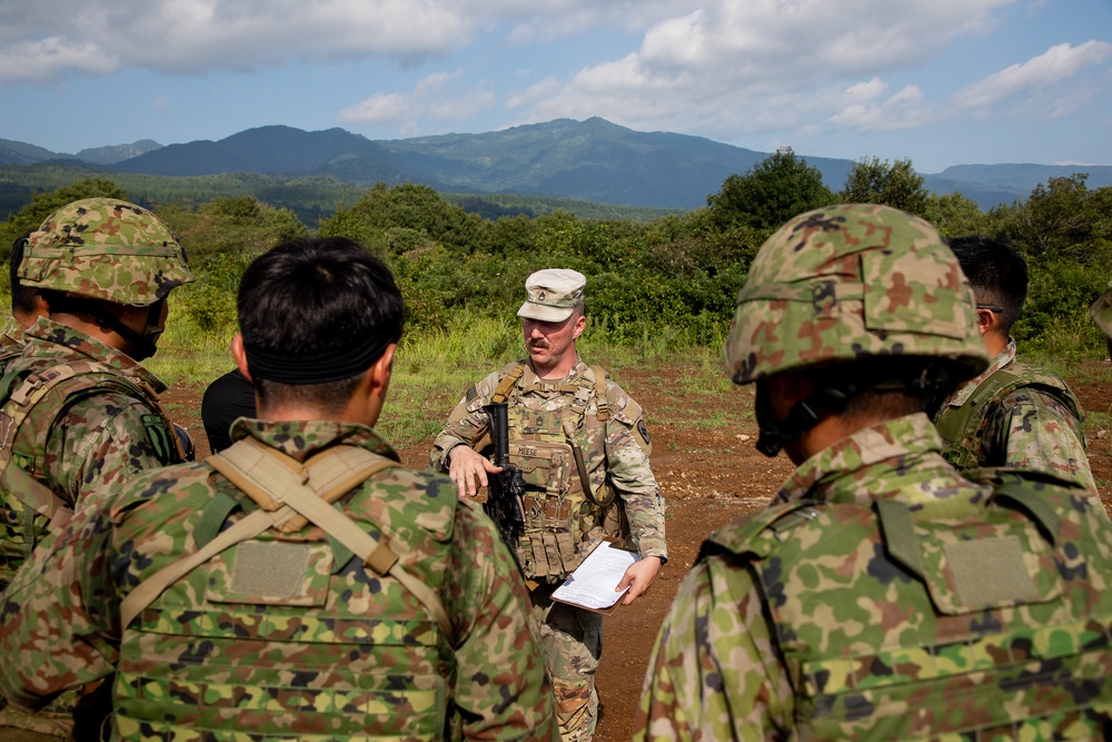 U.S. Army, Australian Soldiers and Japan Ground Self-Defense members are conducting familiarization training prior to the upcoming live fire training.