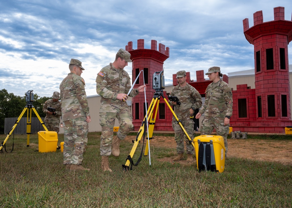 Technical engineers plot futures at Fort Leonard Wood