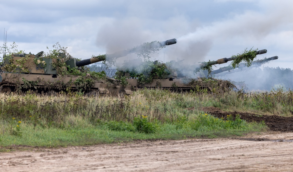 Polish Land Forces AHS Krab howitzers fire during Iron Defender-25