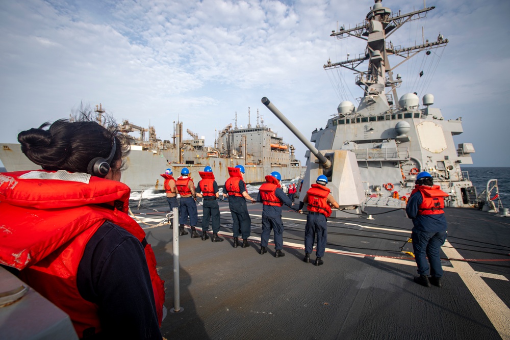 USS Higbee Conducts Replenishment-at-Sea from the Fo'c'sle