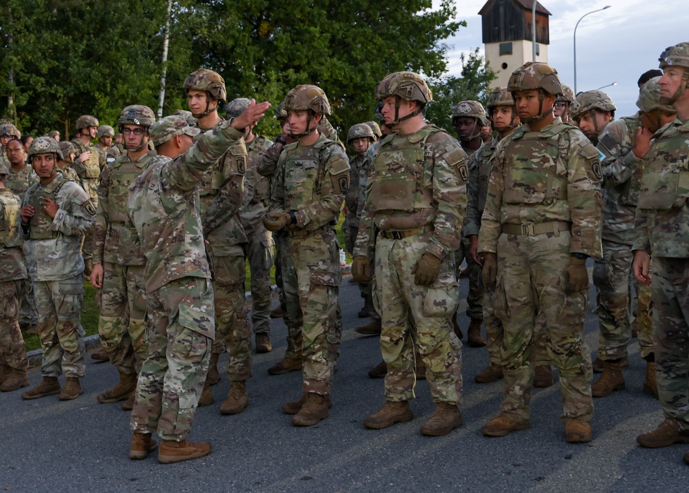 Soldiers conduct Expert Physical Fitness Assessment for E2B testing