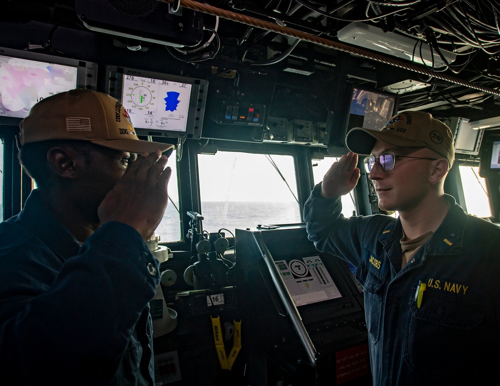 USS Higbee Conducts Watchstanding on the Bridge