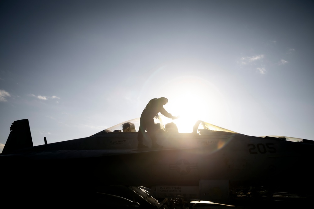 USS Gerald R. Ford (CVN 78) Flight Deck Maintenance