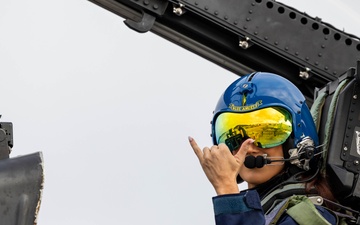 Virginia Beach native, Miss Virginia USA, flies with the Blue Angels and inspires NAS Oceana’s youngest