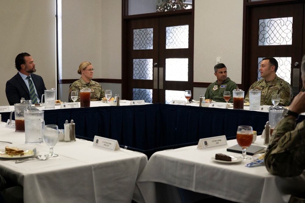 AMC Highlights Rapid Global Mobility During USecAF Visit