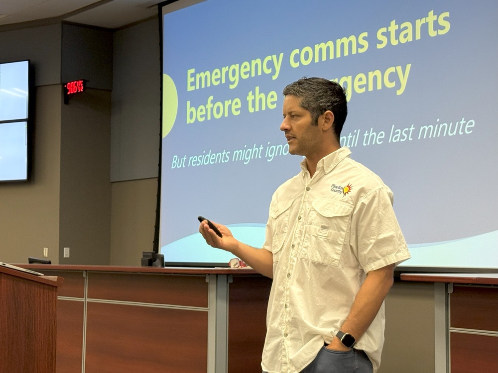 Army Reserve, Pinellas County Officials Strengthen Emergency Communication Ties
