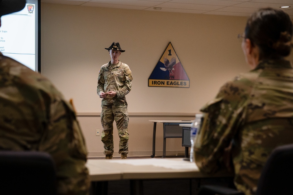 AMC assistant deputy chief of staff visits Fort Bliss during R2MO proof of principle