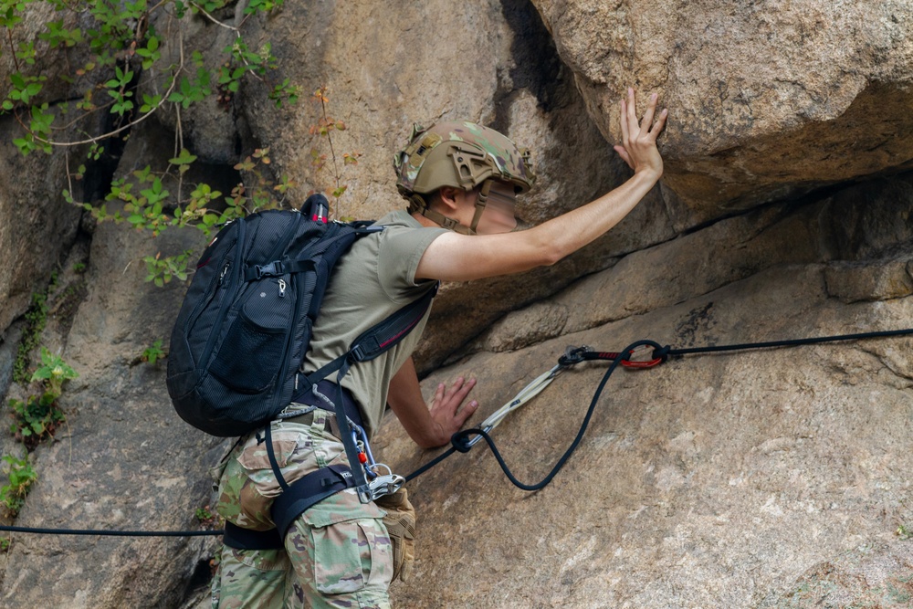 10th Special Operations Group (Airborne) Special Operations Mountain Warfare Training