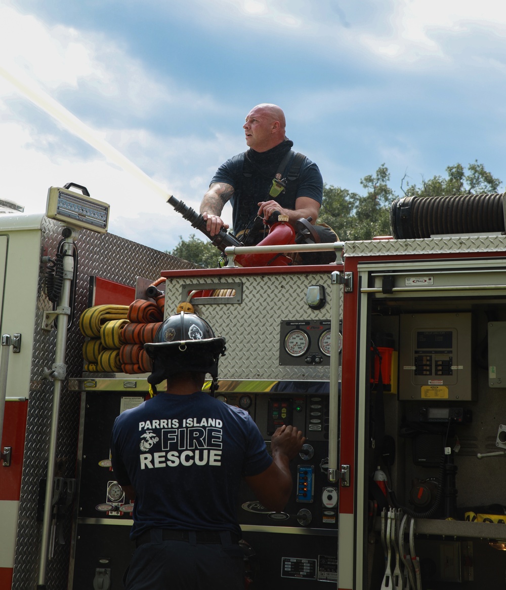 MCRD Parris Island Fire Department Fights House Fire