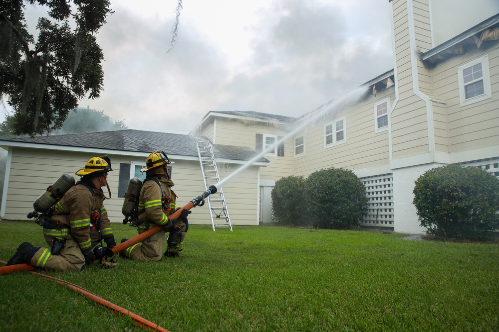 MCRD Parris Island Fire Department Fights House Fire