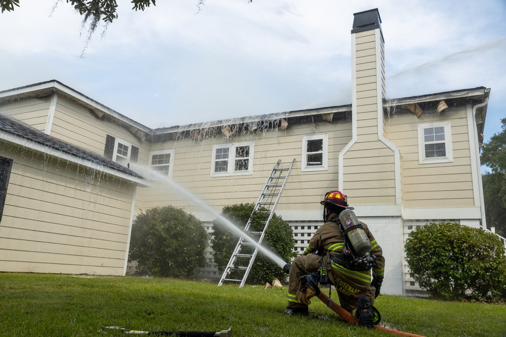 MCRD Parris Island Fire Department Fights House Fire