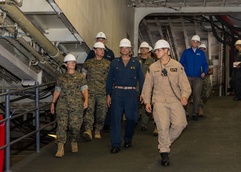 MARFORCOM Visits USS Wasp