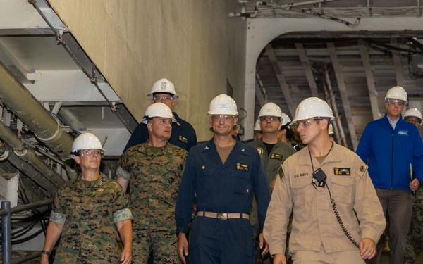 MARFORCOM Visits USS Wasp