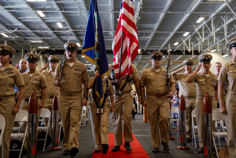 Abraham Lincoln hosts a chief pinning ceremony