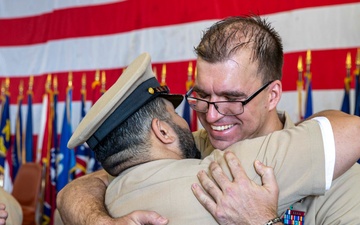 Abraham Lincoln hosts a chief pinning ceremony