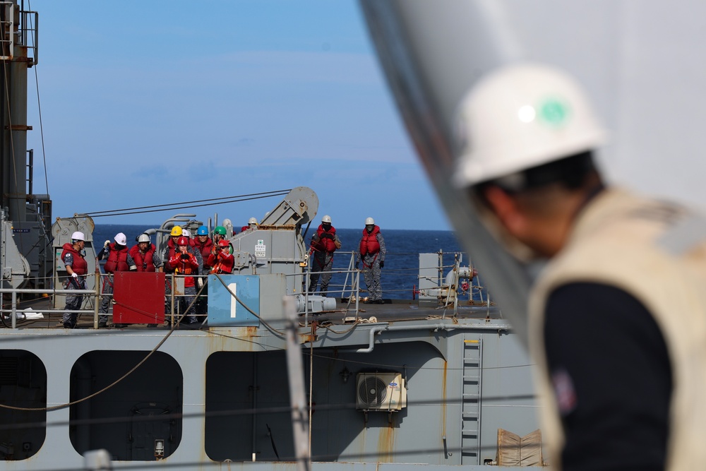 Freedom Edge 25 Replenishment At Sea