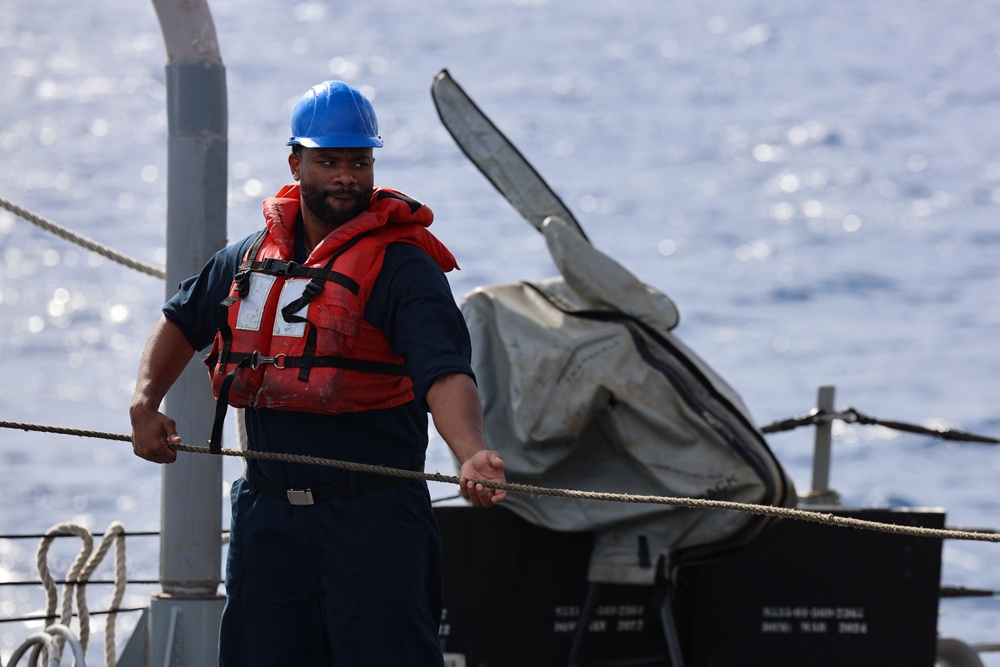 Freedom Edge 25 Replenishment At Sea