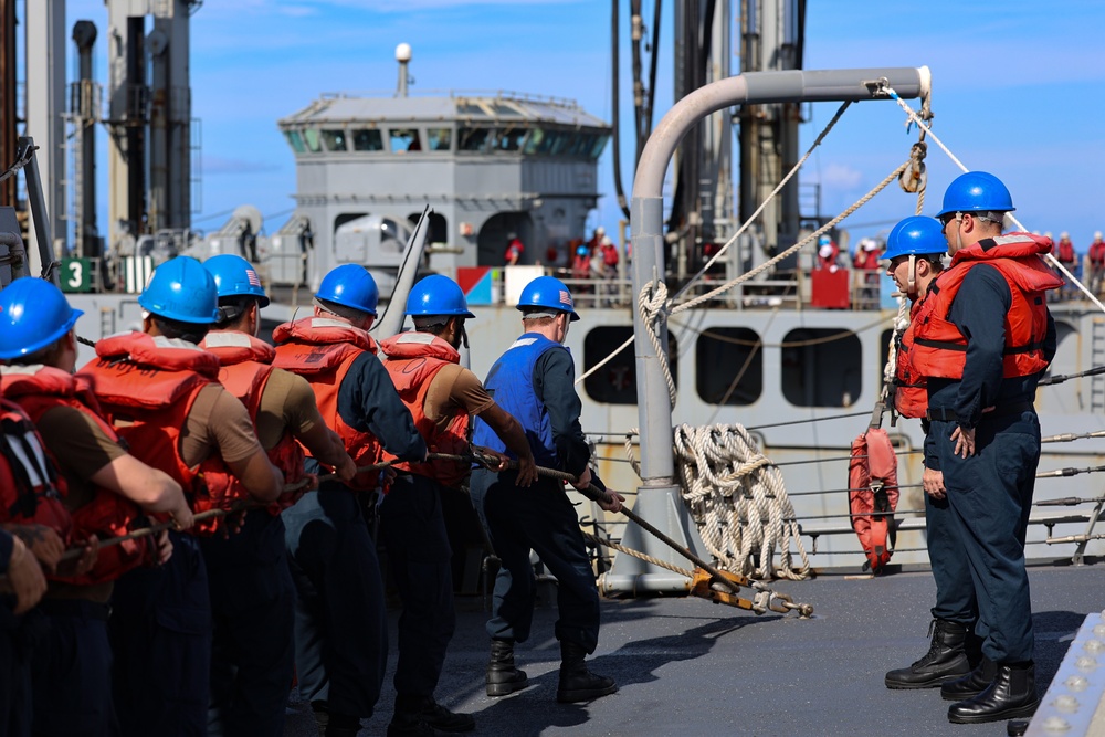 Freedom Edge 25 Replenishment At Sea