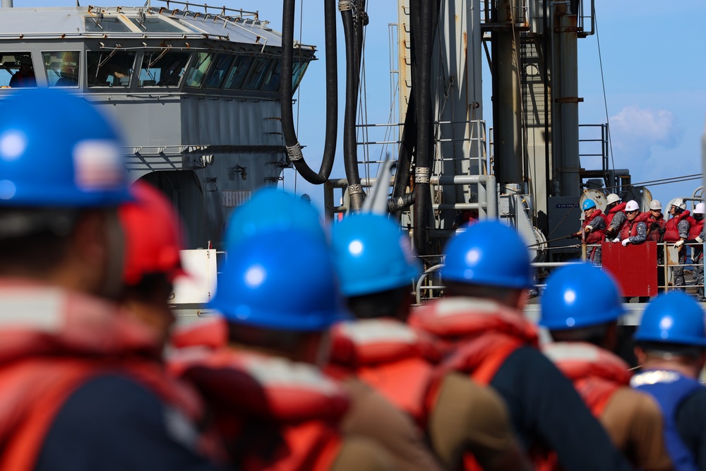 Freedom Edge 25 Replenishment At Sea