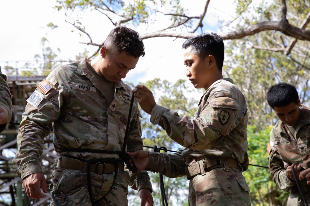 25th ID Enhances Readiness at Lightning Academy Air Assault Course