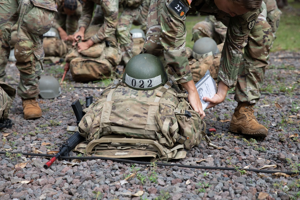 25th ID Enhances Readiness at Lightning Academy Air Assault Course
