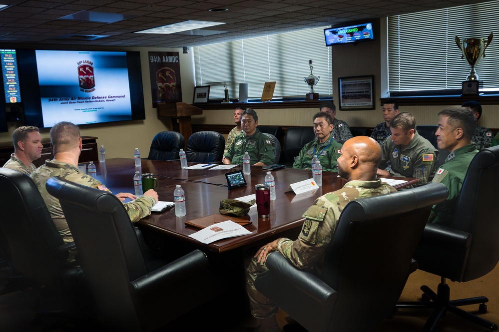 Maj. Gen. Hiroyuki Uemura visits 94th AAMDC headquarters