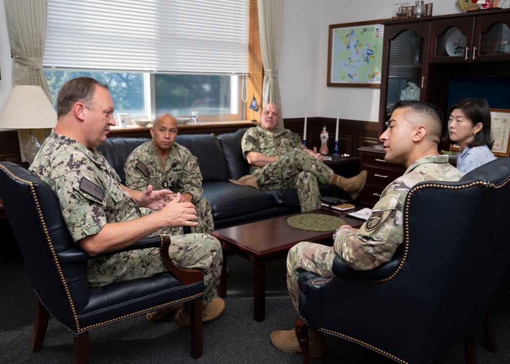 USFJ Senior Enlisted Leader Visits CFAS