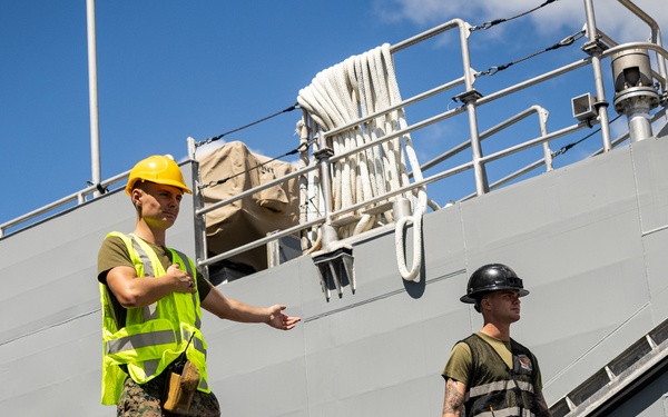 3rd LCT conducts beach rehearsals with U.S. Army MSV(L)
