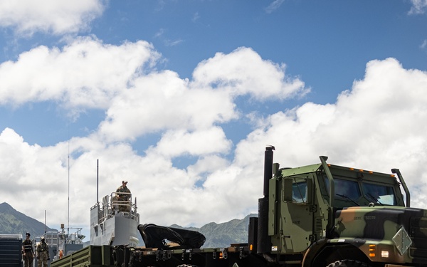 3rd LCT conducts beach rehearsals with U.S. Army MSV(L)