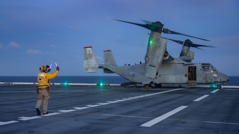 MRF-D 25.3: VMM-363 MV-22Bs conduct night flight ops aboard the USS Miguel Keith