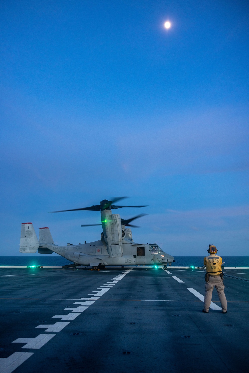 MRF-D 25.3: VMM-363 MV-22Bs conduct night flight ops aboard the USS Miguel Keith