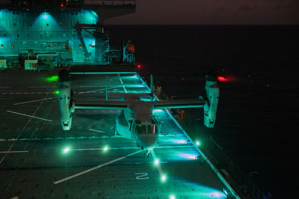 MRF-D 25.3: VMM-363 MV-22Bs conduct night flight ops aboard the USS Miguel Keith