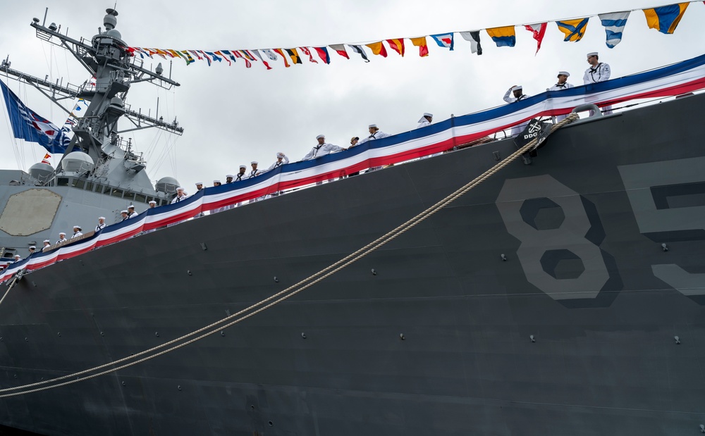 USS McCampbell (DDG 85) Conducts Change of Command Ceremony at CFAY