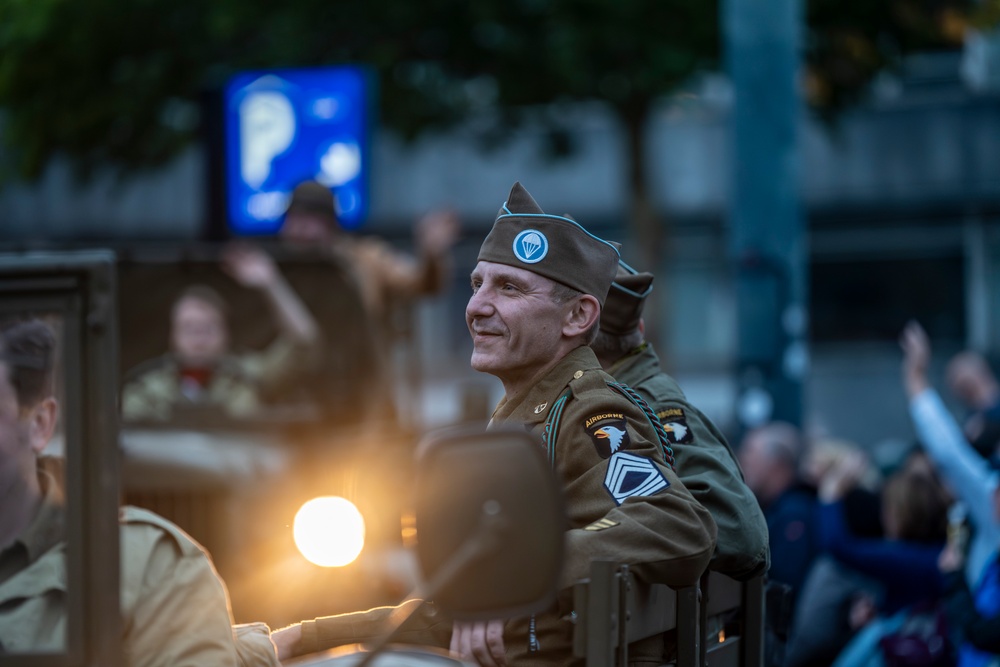 Eindhoven Torchlight Procession Marks 81 Years Since Liberation During Operation Market Garden