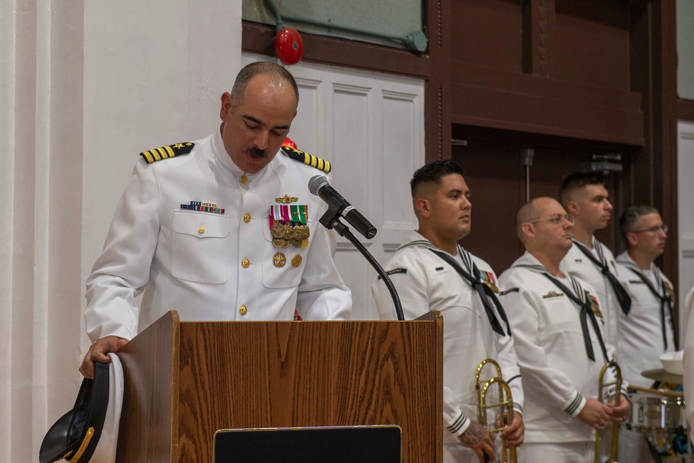 CFAY Hosts Change of Command