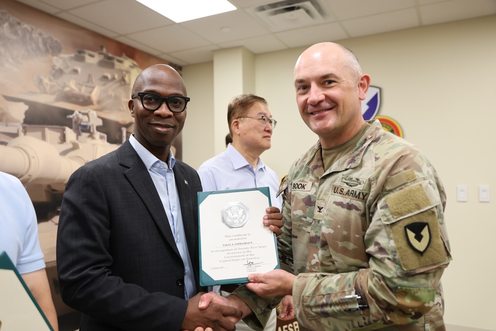 403rd AFSB conducted an awards ceremony recognizing long-term service members and others